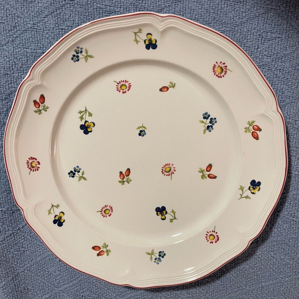 Villeroy Boch petite fleur 10.5inch plate